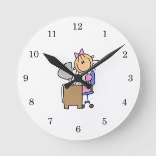 Mädchen am Computer Runde Wanduhr