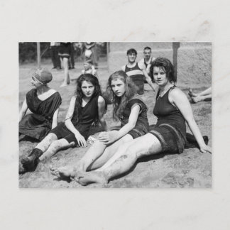 Mädchen am Strand, Anfang des 20. Jahrhunderts Postkarte