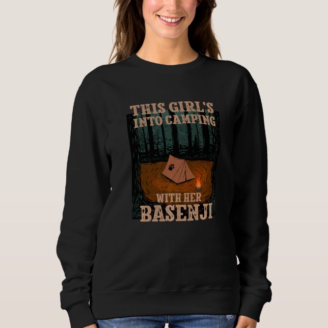 Mädchen beim Camping mit ihrem Basenji-Hund Ango A Sweatshirt (Vorderseite)