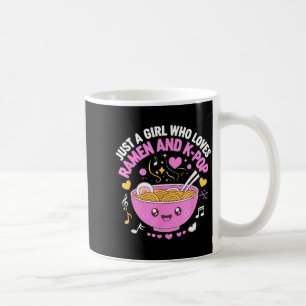 Mädchen, das Anime-Ramen-Design liebt Kaffeetasse