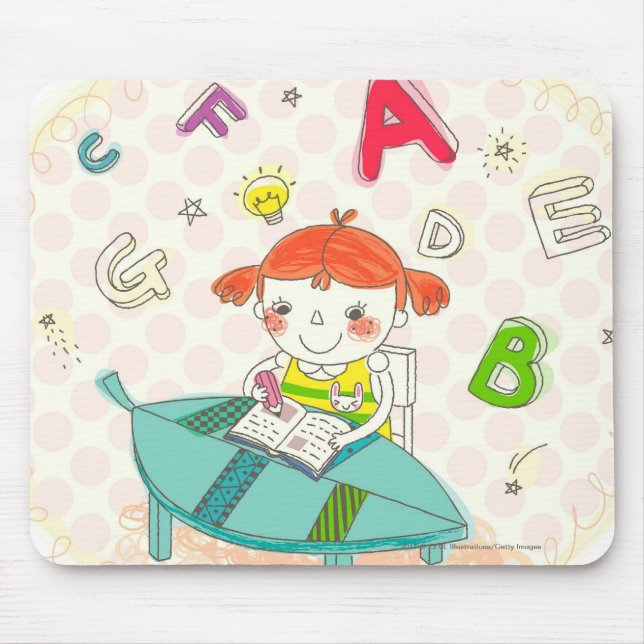 Mädchen, das auf dem Stuhl, studierend sitzt Mousepad (Vorne)