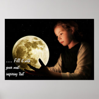 Mädchen, das den Mond anstarrt Poster