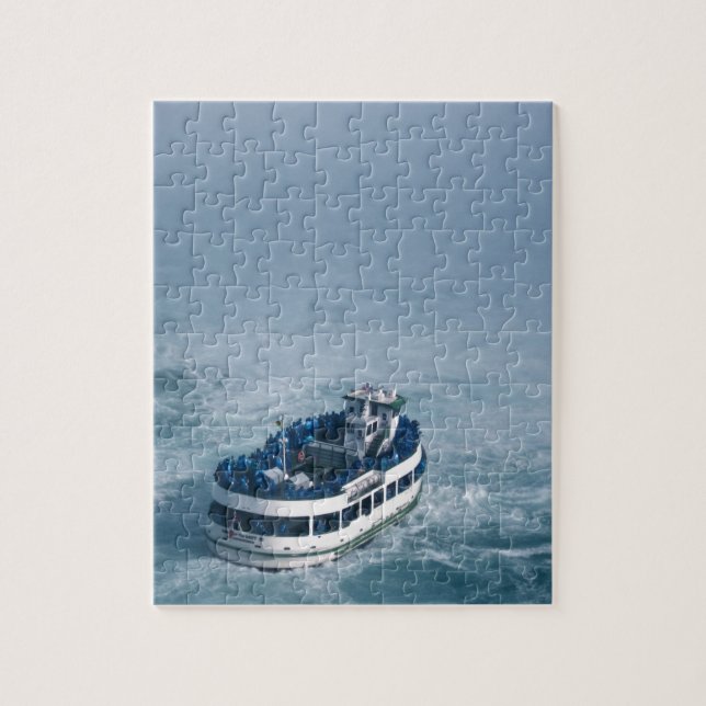 Mädchen des Nebels nahes hohes Niagara Falls, Puzzle (Vertikal)