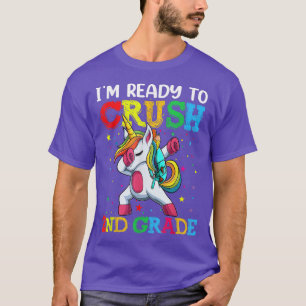 Mädchen, die bereit sind, 2. Klasse zu zerkleinern T-Shirt