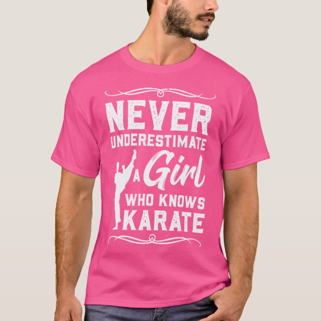 Mädchen, die Karate Taekwondo oder Judo kennen T-Shirt (Vorderseite)