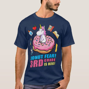 Mädchen für den dritten Schulabschluss bereit T-Shirt