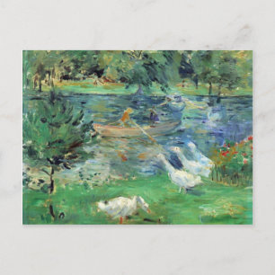 Mädchen in einem Boot mit Gänsen von Berthe Moriso Postkarte