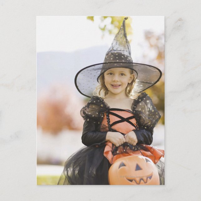 Mädchen in Halloween-Kostüm Postkarte (Vorderseite)