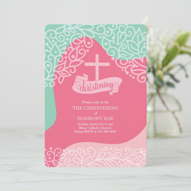 Mädchen in Pink und Sea Green mit Cross Christenin Einladung (Stehend Vorderseite)
