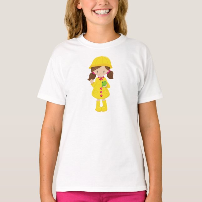 Mädchen in Regenmantel, Stiefel, braune Haare, Fro T-Shirt (Vorderseite)