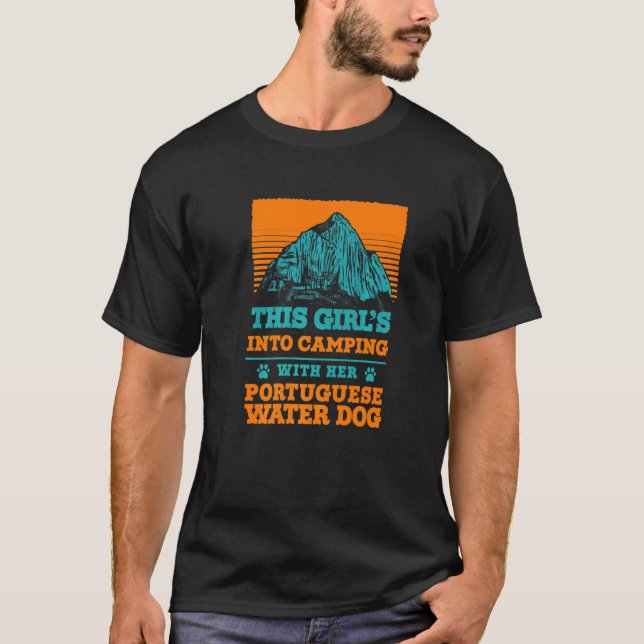 Mädchen ins Camping mit ihrem portugiesischen Wass T-Shirt (Vorderseite)