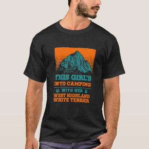 Mädchen kommt mit ihrem West Highland White T ins T-Shirt