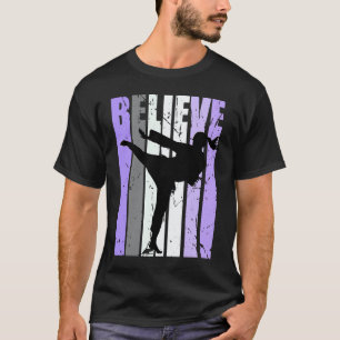 Mädchen Lila Abgenutzt Glaube Karate Mädchen Schwa T-Shirt