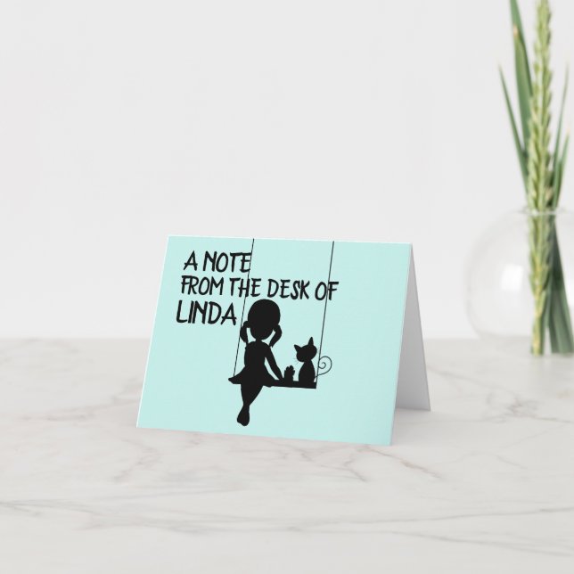 MÄDCHEN MIT CAT-PERSONALISIERTEN MITTEILUNGSKARTEN (Vorderseite)