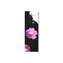 Mädchen mit einer Perle, die hübsch rosa Rosa Rosa