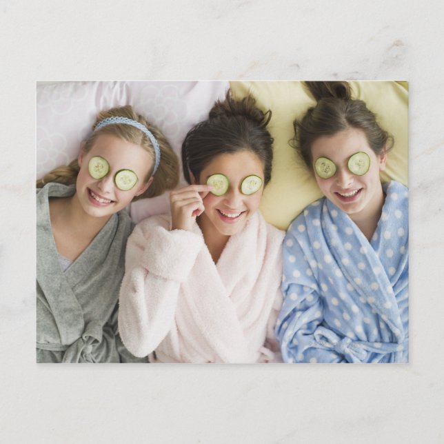 Mädchen mit Gesichtsbehandlungen Postkarte (Vorderseite)