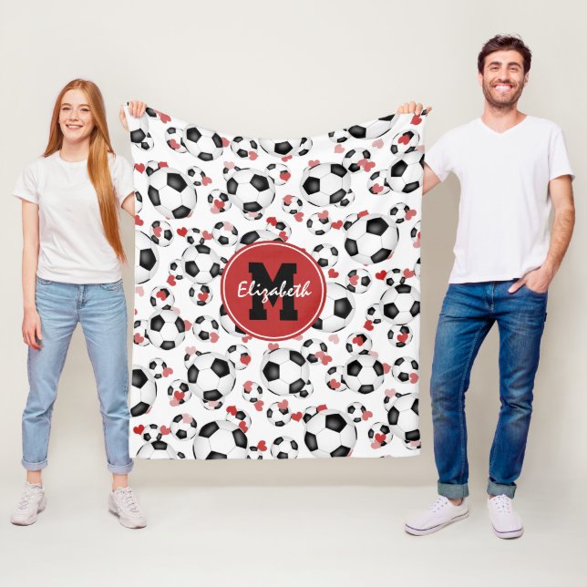 Mädchen mit Monogramm Fußbälle und Herzmuster Fleecedecke (Beispiel)