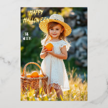 Mädchen mit Pumpkin Basket Happy Halloween