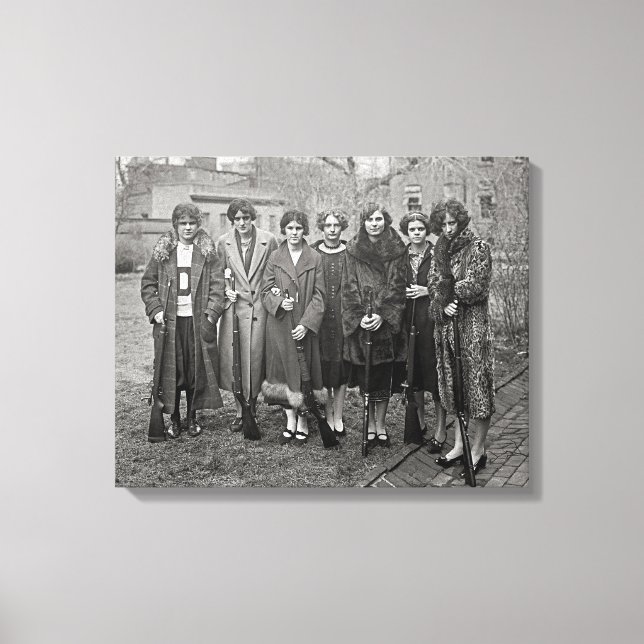 Mädchen mit Rifles, 1925 Leinwanddruck (Vorderseite)