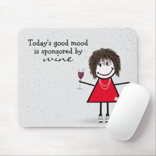 Mädchen mit Wein und Sneakern Mousepad