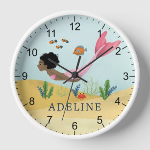 Mädchen Niedlich und magisch unter dem Meer Meerju Uhr