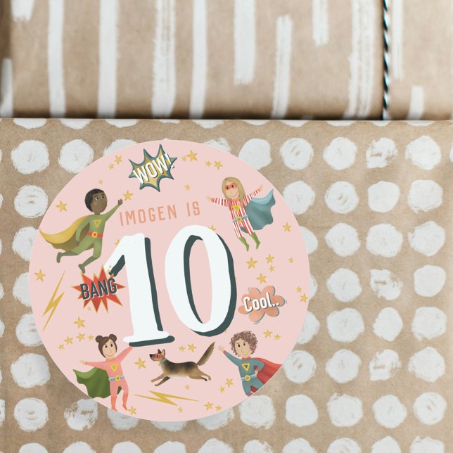 Mädchen Pink Superhero Kinder alt Geburtstag Runder Aufkleber (Von Creator hochgeladen)