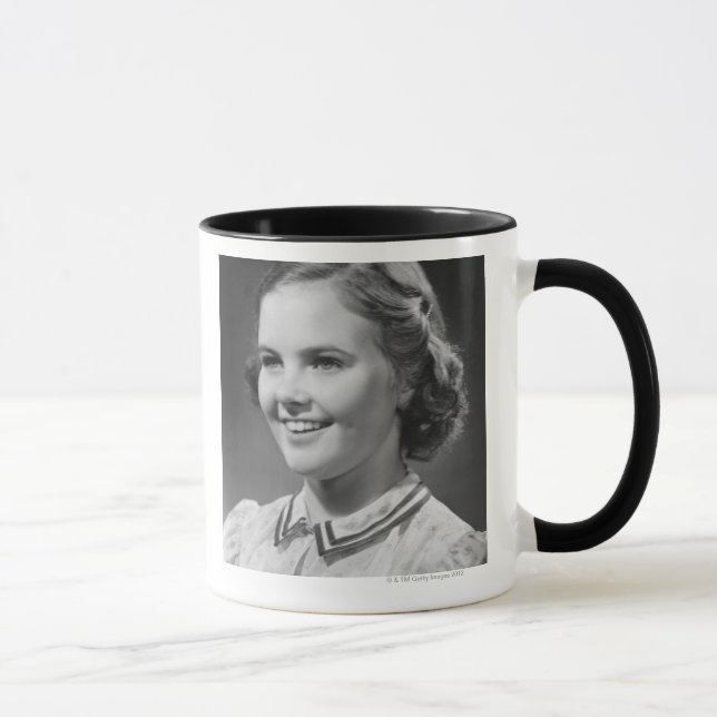 Mädchen posiert im Studio Tasse (Rechts)