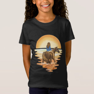 Mädchen reitet Pferd bei Sonnenuntergang T-Shirt