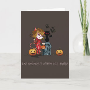 Mädchen roten Teufels Halloweens mit Katze im Karte