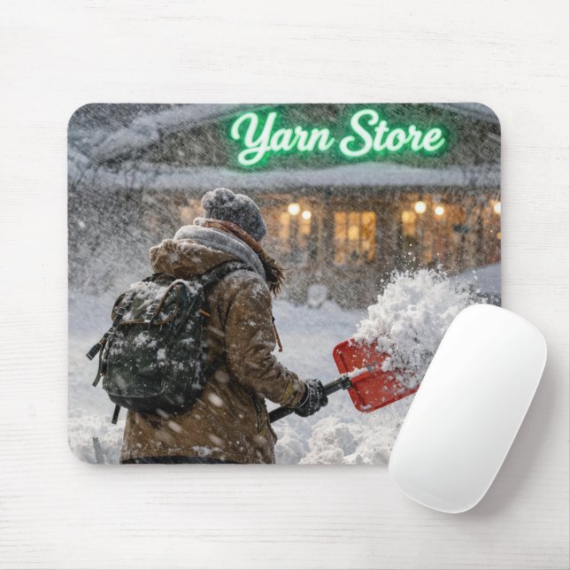 Mädchen schaufelt einen Weg zu einem Garnladen Mousepad (Mit Mouse)