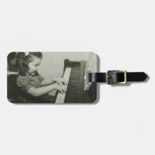 Mädchen spielt Klavier Gepäckanhänger