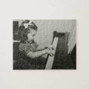 Mädchen spielt Klavier Puzzle