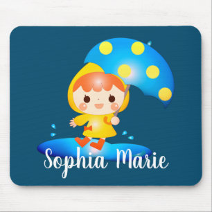 Mädchen tanzen unter dem Regen Mousepad