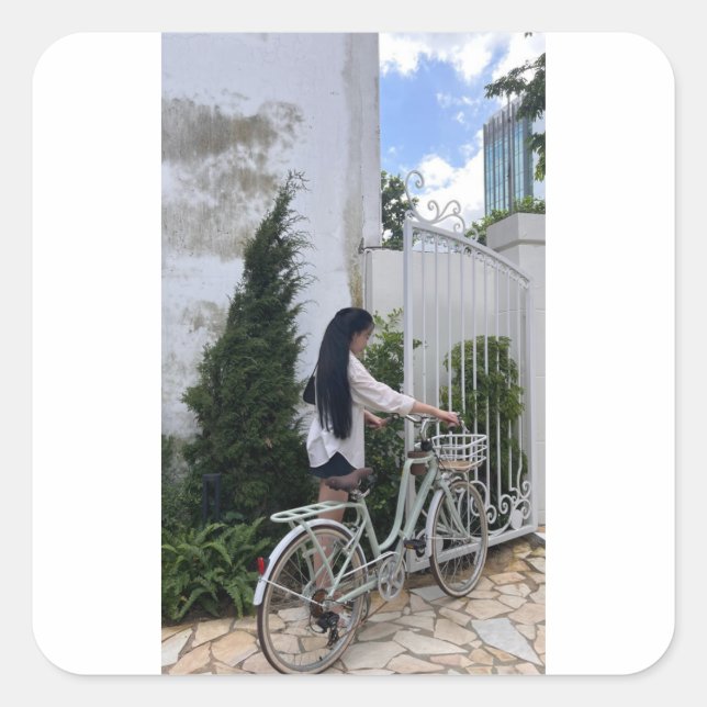 Mädchen und Fahrrad Quadratischer Aufkleber (Vorderseite)