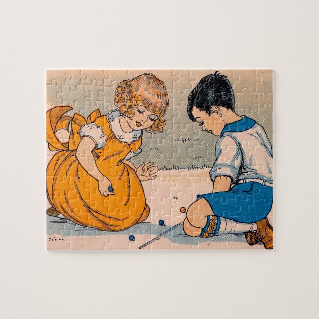 Mädchen und Junge der 1920er Jahre spielen Marmor Puzzle (Horizontal)