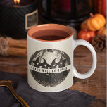 "Mädchen werden Mädchen sein | Niedliches Hexenver Kaffeetasse<br><div class="desc">Beginnen Sie Ihren Tag mit einer Touch der Magie! Die Tasse "Girls Will Girls" zeichnet sich durch ein charmantes Design von vier spielerischen Hexen aus, das sie zum perfekten Begleiter für Ihre Morgenroutine macht oder zu einem Geschenk für jeden Hexenfreund. Das Zitat von "Girls Will Girls" fügt eine lustige und...</div>