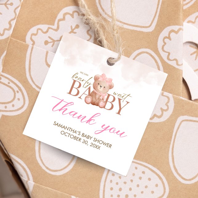 Mädchen wir können frühzeitig abwarten Baby Dusche Geschenkanhänger (We Can Bearly Wait Pink Bear Baby Shower Square Favor Tags)