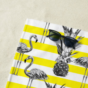 Mädchenhaftes Flamingo-Ananas Gelb Weiß Monogramm Strandtuch