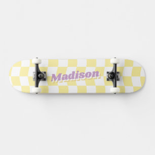 Mädchenname Gelbes weißes Schachbrett Muster Retro Skateboard