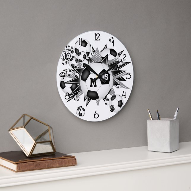 Mädchensportraum Dekoration Fußball Blowout Große Wanduhr (Büro)