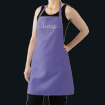 Mädchenzwinkle-Synonym für Monogramm Schürze<br><div class="desc">Personalisierte periwinkle lilac angepasste moderne Skriptnamen Text monogramm solide schlichte Farbe mädchenhaft elegant elegante periwinkle lilac und weiß Text Küche Schürze. Anpassen,  personalisieren Sie es mit Namen,  Zitat,  Phrasen oder Text. Geeignet für Köche,  Koch,  Keramik,  Keramiken,  Handwerk,  Arbeit,  Küche,  Backen,  Grillen,  Grill etc.</div>