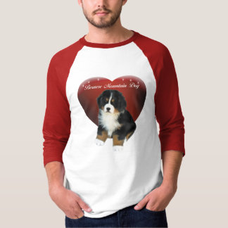 MadDogs Welpe in einem Herz-T - Shirt