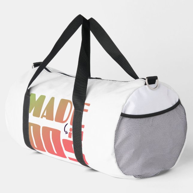 Made in 00s - Nostalgische Vibes Duffle Bag (Rechte Ecke)