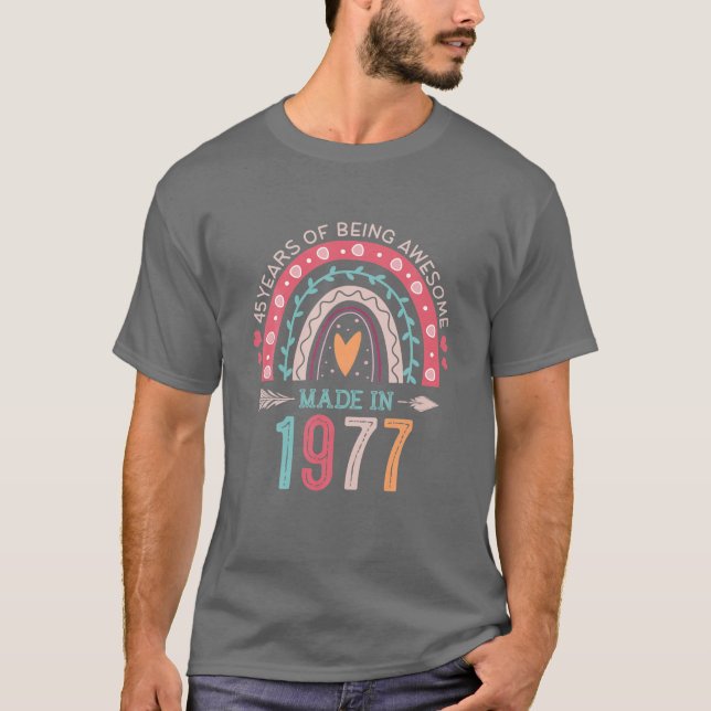 Made In 1975 45 Year Old Rainbow 45Th Birthday Gif T-Shirt (Vorderseite)
