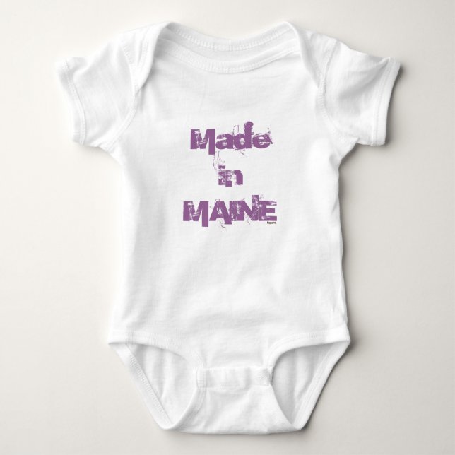Made in Maine (Pflaume) Baby Strampler (Vorderseite)