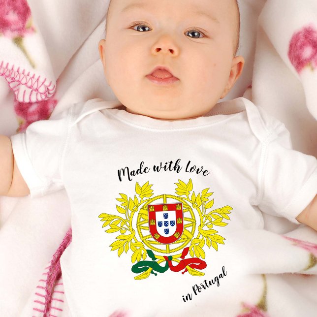 Made with Liebe in Portugal / Portugiesisch flagge Baby Strampler (Von Creator hochgeladen)