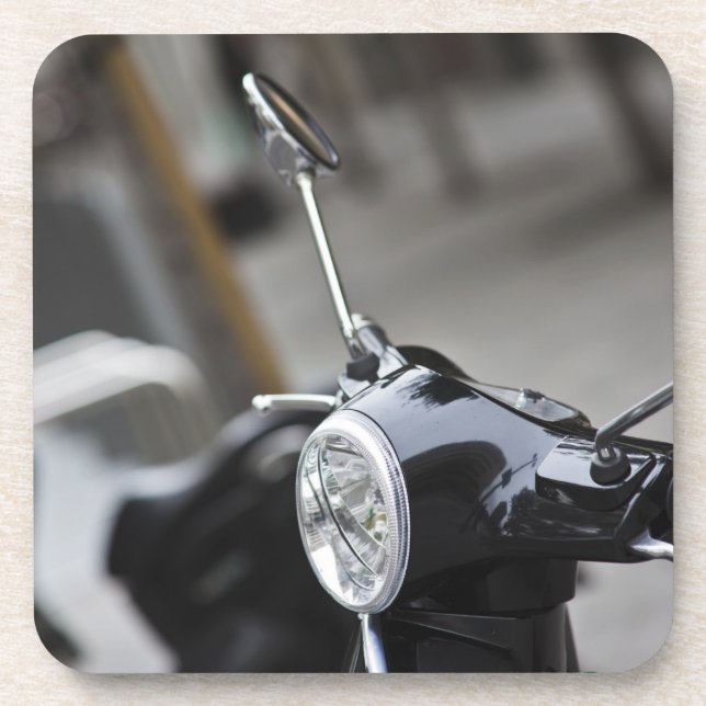 Madrid, schwarzer Vespa-Roller Untersetzer (Vorderseite)