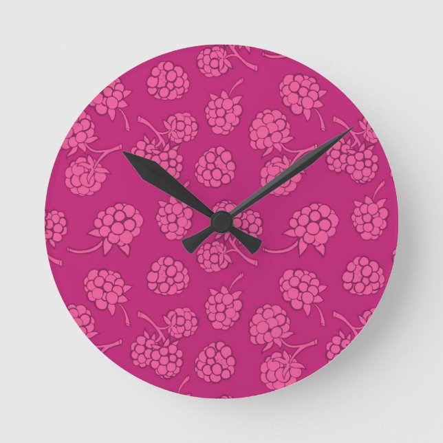 Magenta Berry Pattern Runde Wanduhr (Vorderseite)