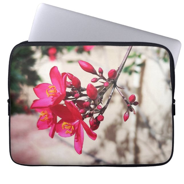 Magenta-Blume Laptopschutzhülle (Vorderseite)