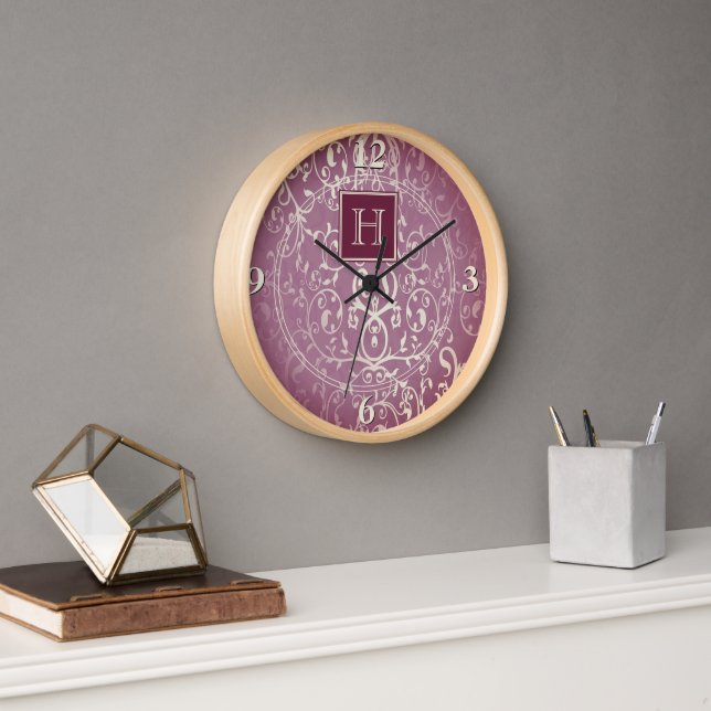 Magenta Elegant Blühe Monogram-Uhr Uhr (Büro)